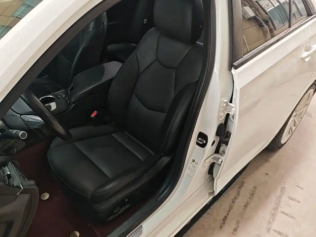 Фото 15 - Cadillac CT4