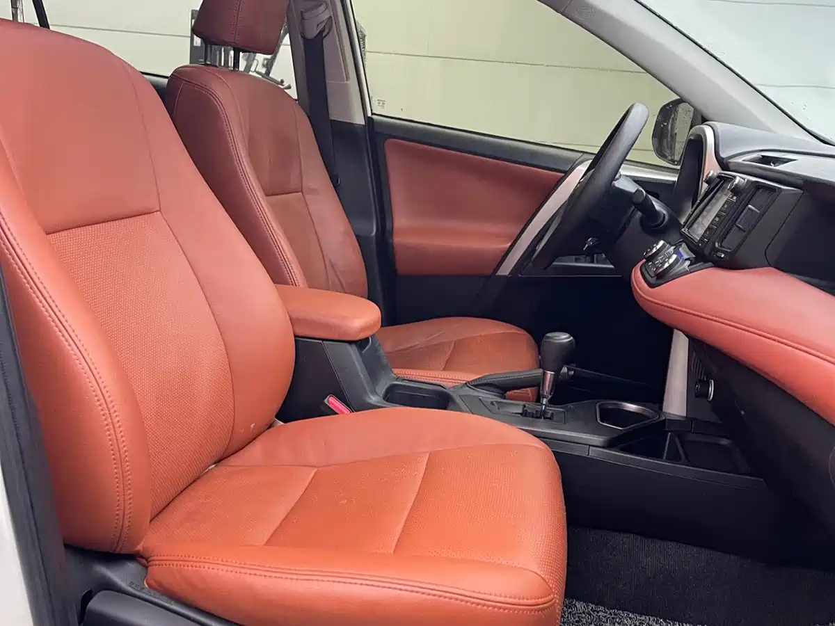 Toyota RAV4 Rongfang 2016 2.0L CVT 2WD Trend (China V) фото 20
