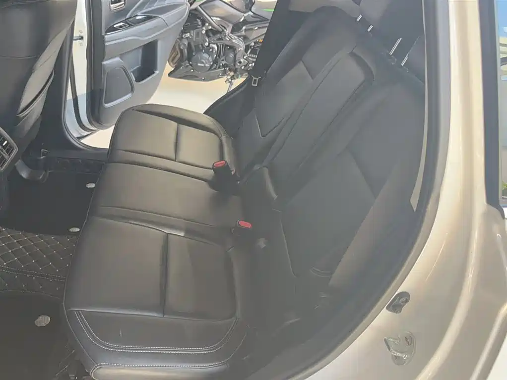 Mitsubishi Outlander 2019 2.4L 4WD Deluxe Edition 5-Seater China VI фото 17