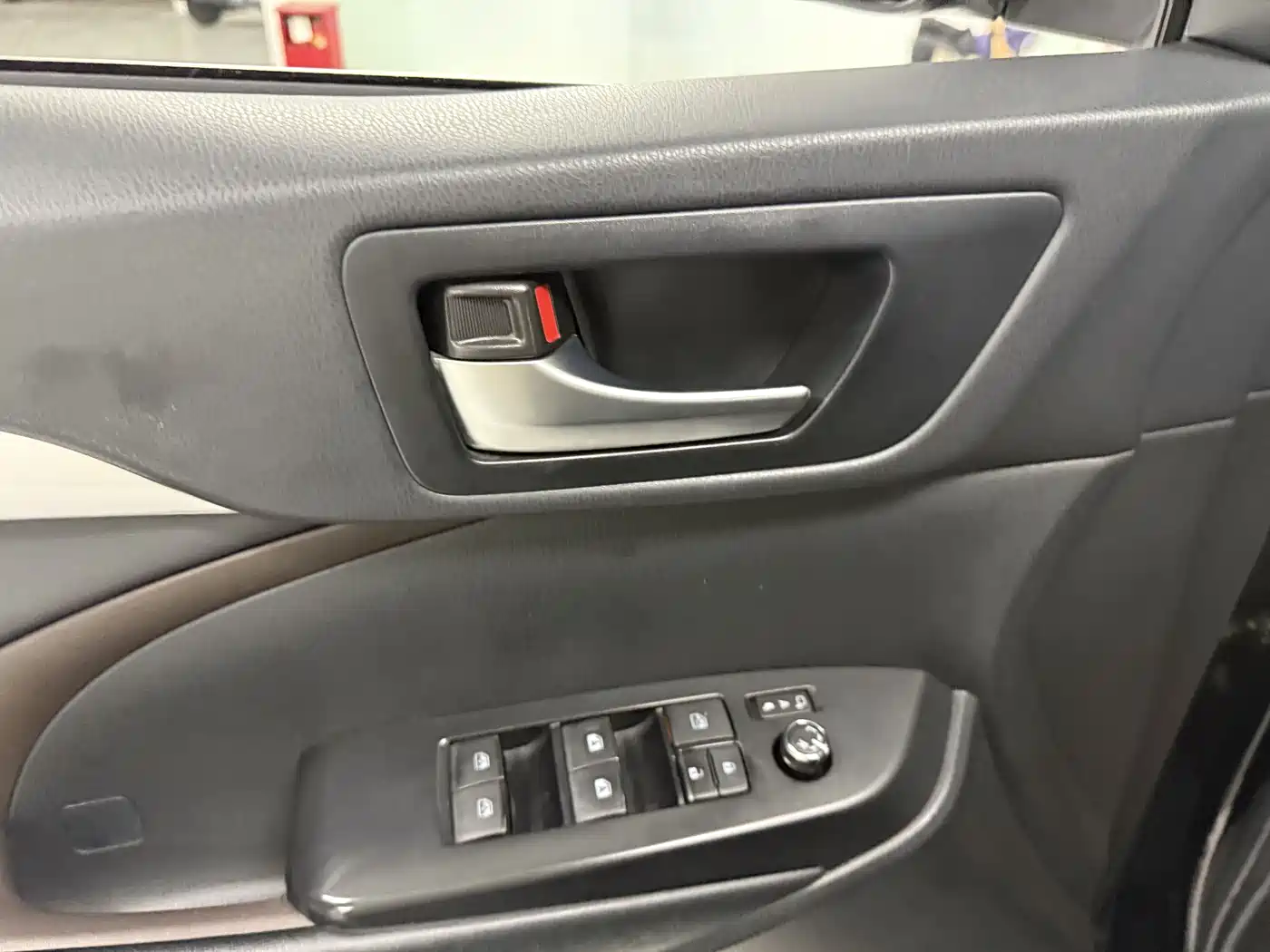 Toyota Highlander 2018 2.0T 4WD Luxury 7-seater China VI фото 9