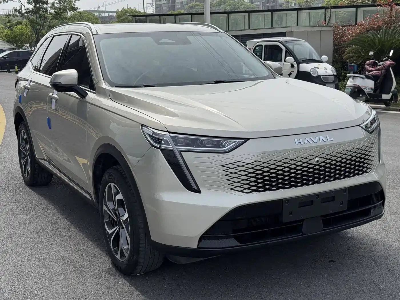 Haval Xiaolong MAX 2023 1.5L Hi4 105 4WD Pilot Edition фото 25