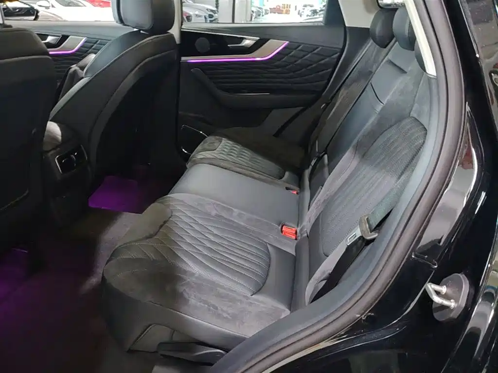 Hongqi HS5 2022 Facelift 2.0T Smart Flag Enjoyment Edition фото 17