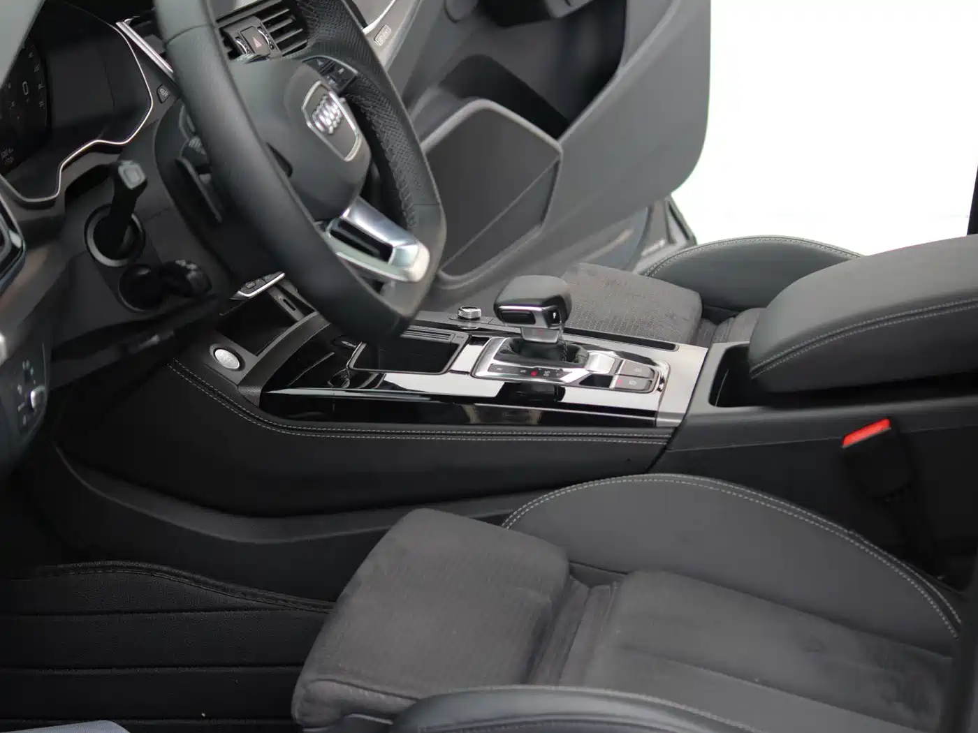 Audi Q5L Sportback 2023 40 TFSI Luxury Style фото 5