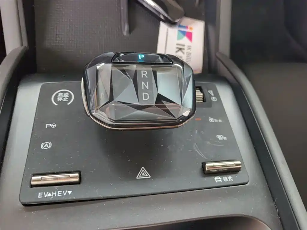 BYD Qin L 2025 DM-i Smart Drive 80KM Premium фото 14