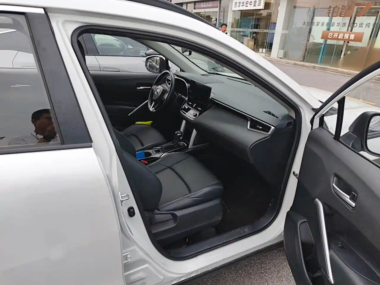 Toyota Frontlander 2023 2.0L Smart Hybrid Dual Engine Prestige Edition фото 9