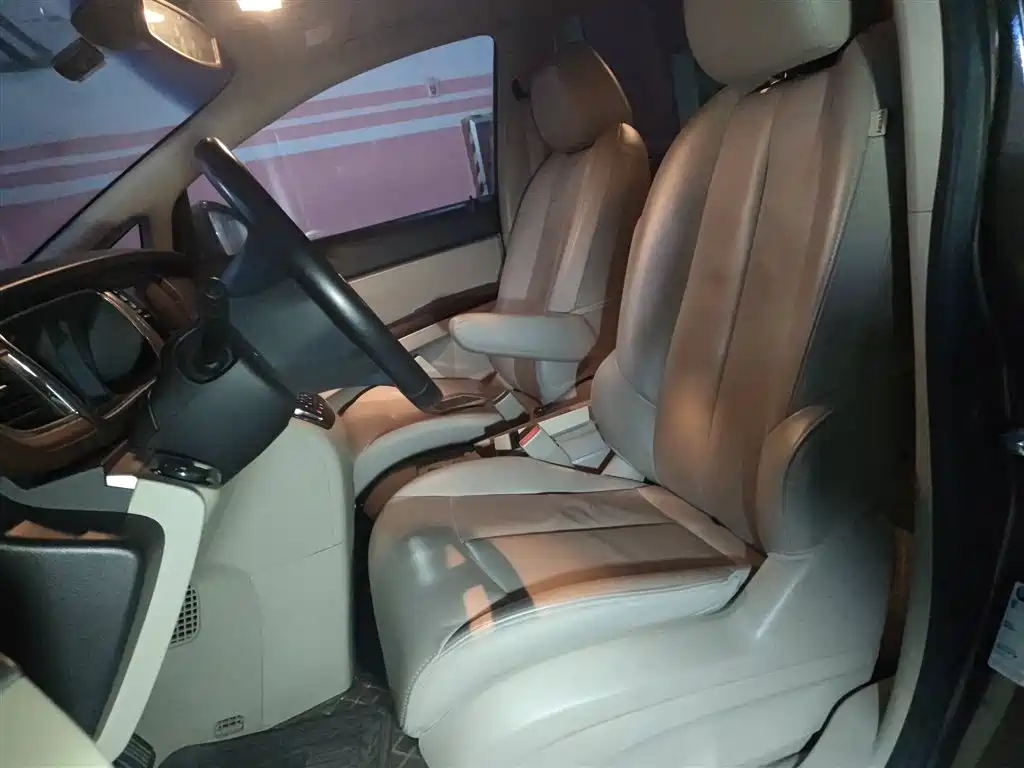 Buick GL8 2018 28T Premium Model China VI фото 8
