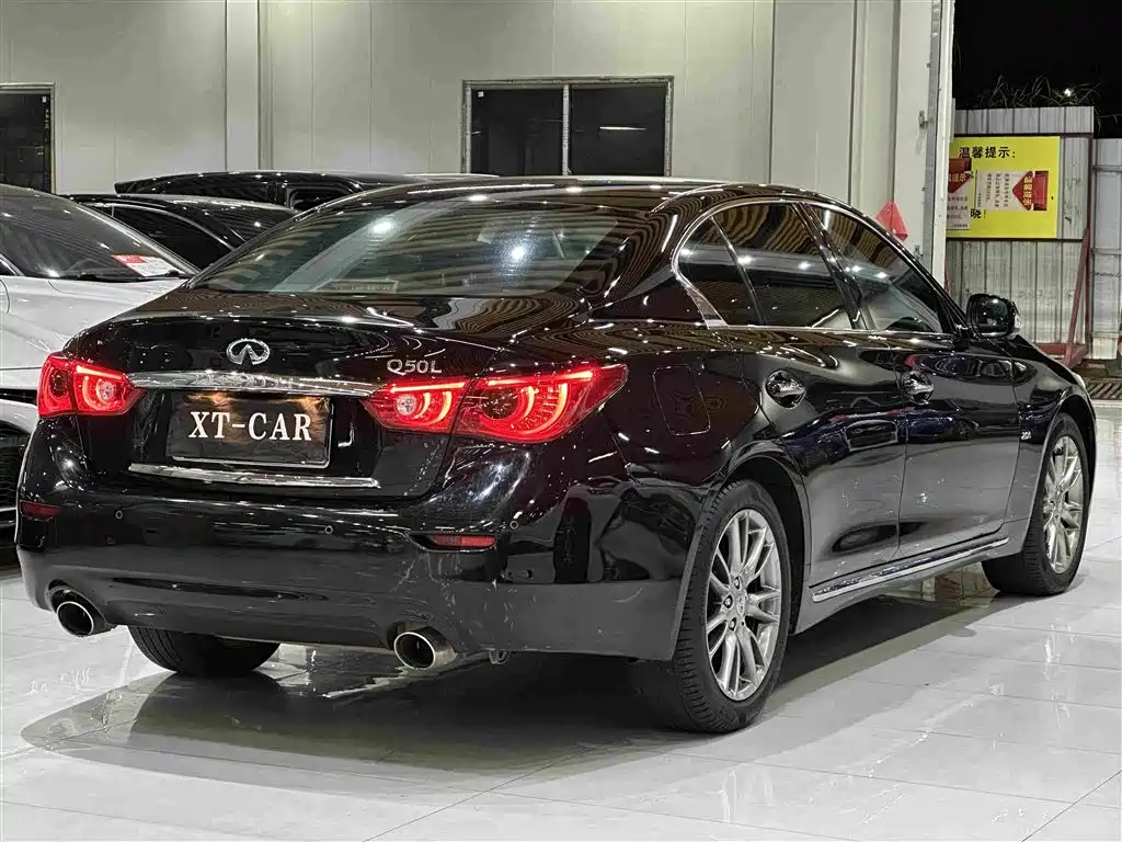 Photo 12 - Infiniti Q50L