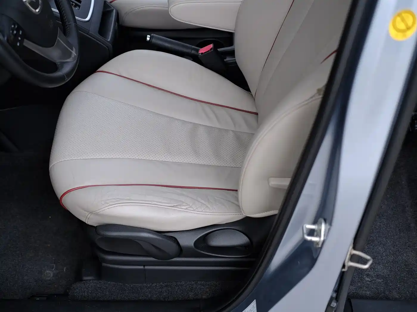 Mazda Mazda5 2012 2011 2.0L Automatic Comfort