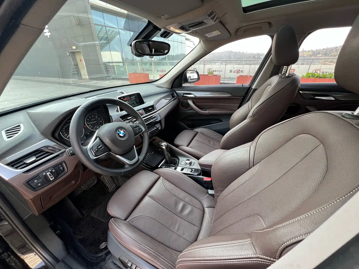 BMW X1 2018 xDrive20Li Premium Model фото 16