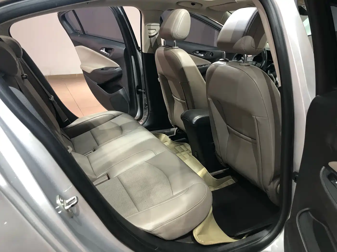 Chevrolet Cruze 2015 1.5L Automatic Luxury Edition фото 21