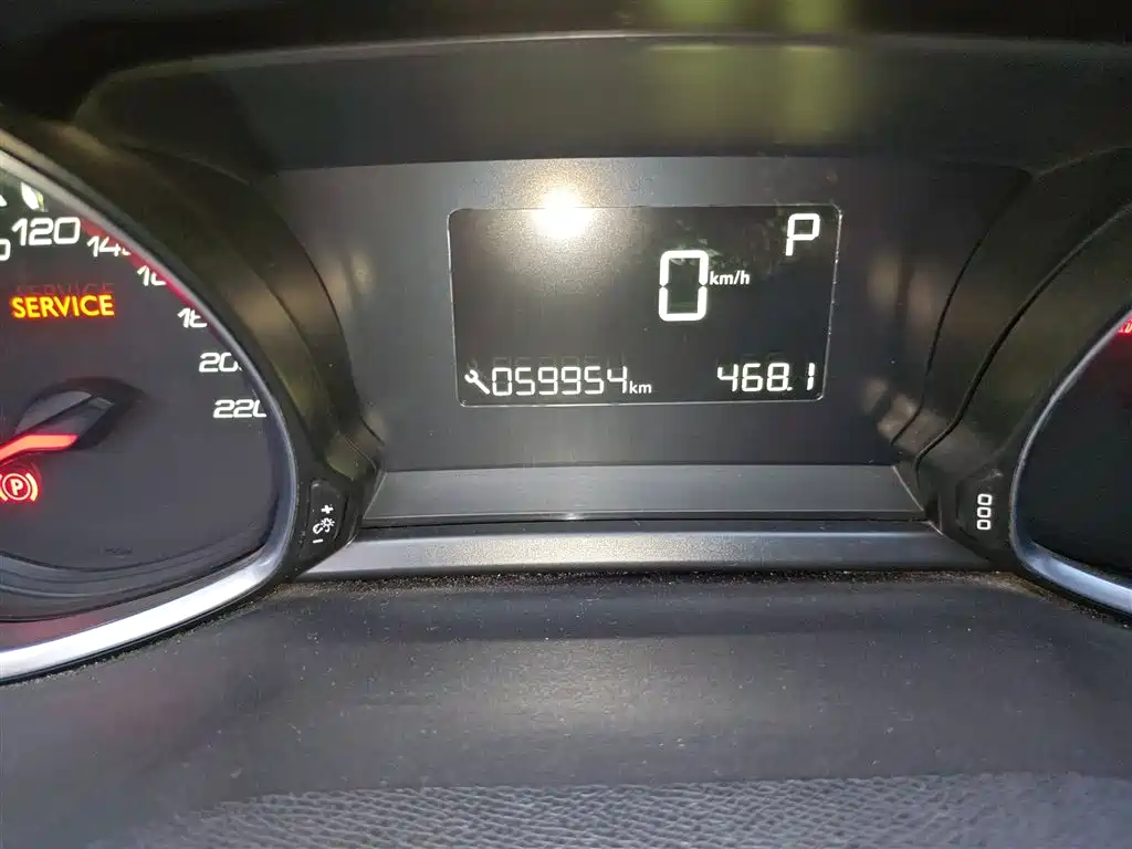 Peugeot 308S 2015 1.2T Auto Dynamic Edition фото 5