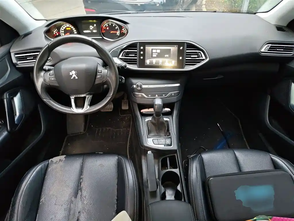Peugeot 308S 2015 1.2T Auto Dynamic Edition фото 20