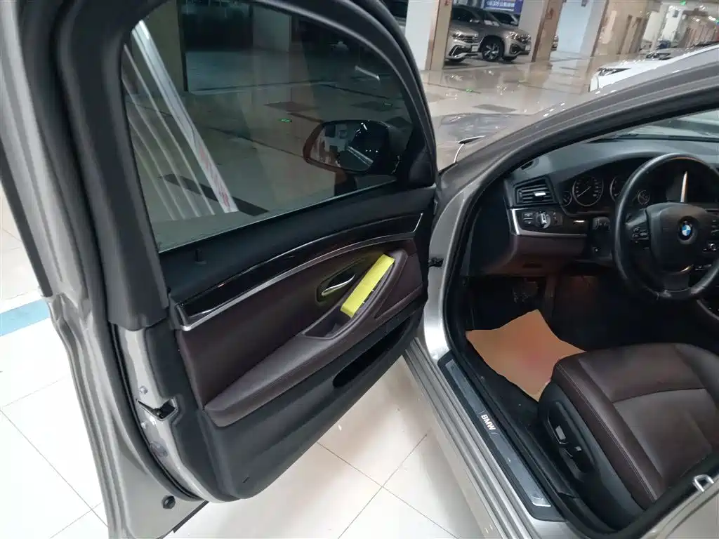 BMW 5 Series 2014 525Li Luxury Design Package фото 12