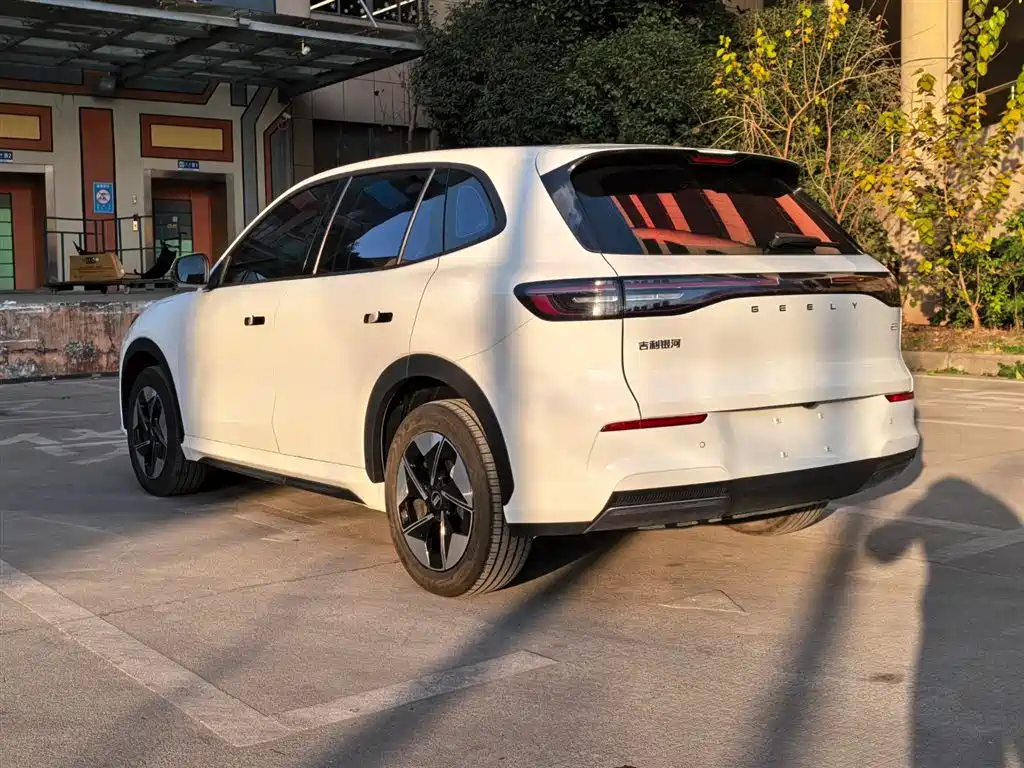 GEELY GALAXY GALAXY E5