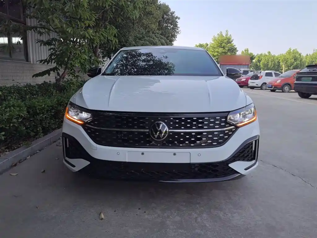 Volkswagen Lavida 2024 Model 300TSI DSG Starlight Leading Edition фото 3