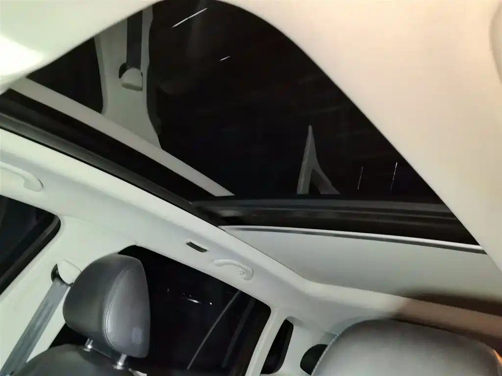 Volkswagen Tiguan 2015 1.8TSI Automatic 2WD Highline фото 9