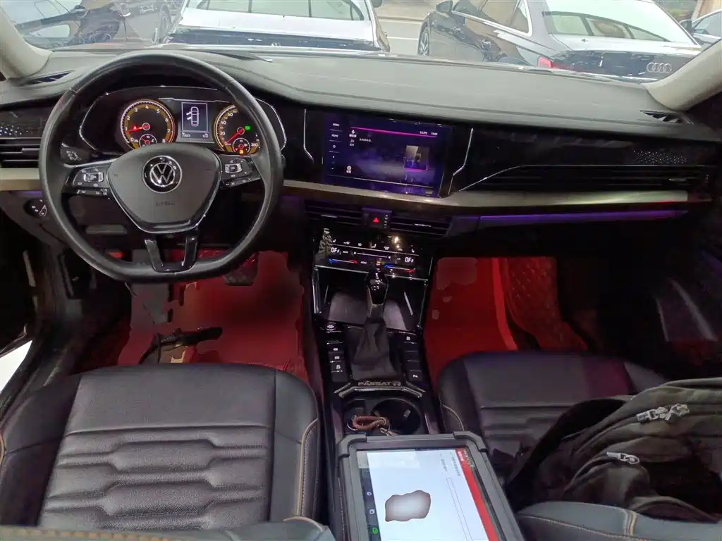 VOLKSWAGEN PASSAT