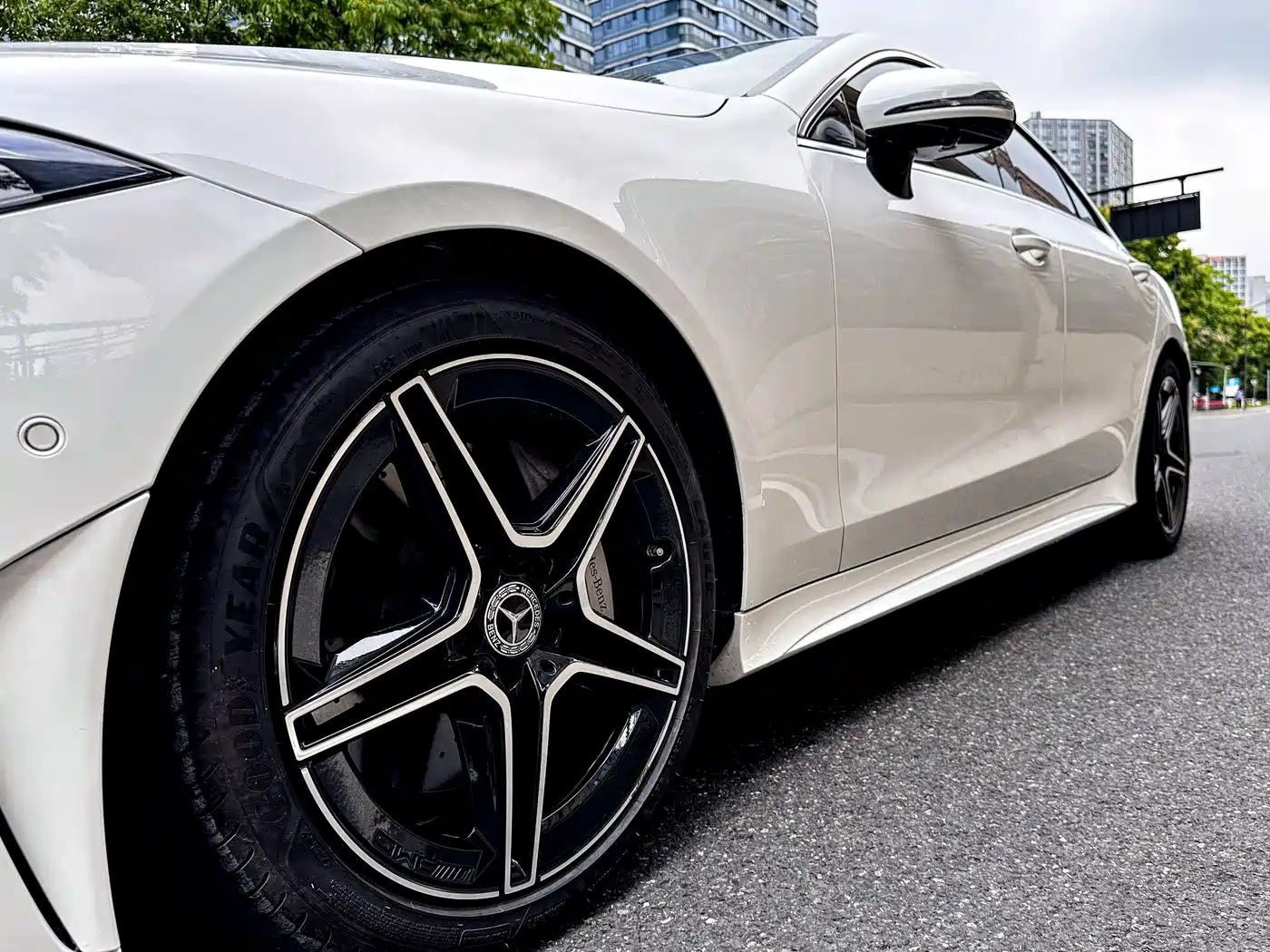 MERCEDES-BENZ CLS