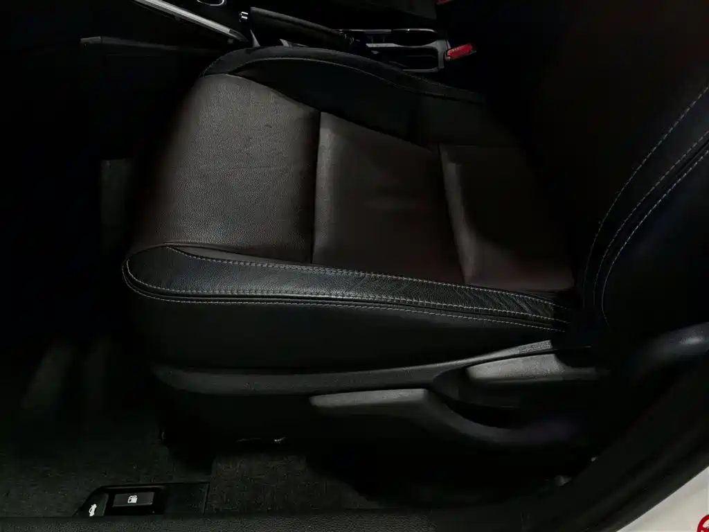 Toyota Corolla 2018 Hybrid 1.8L E-CVT Smart Edition фото 20