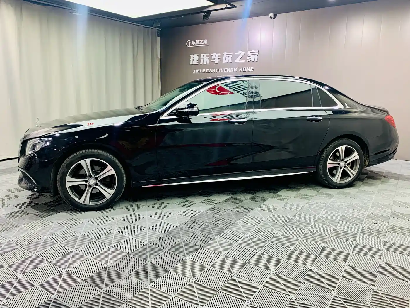Mercedes-Benz E-Class 2016 E 200 L Sport Type фото 3