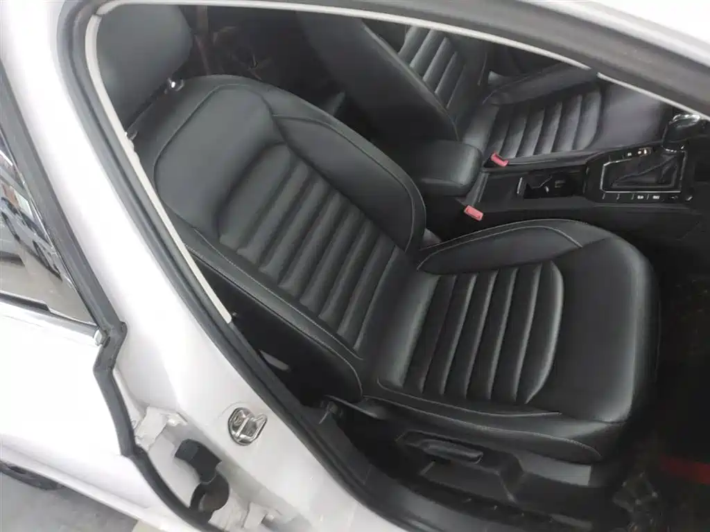 Volkswagen Lamando 2021 280TSI DSG Luxury Phantom Edition фото 25