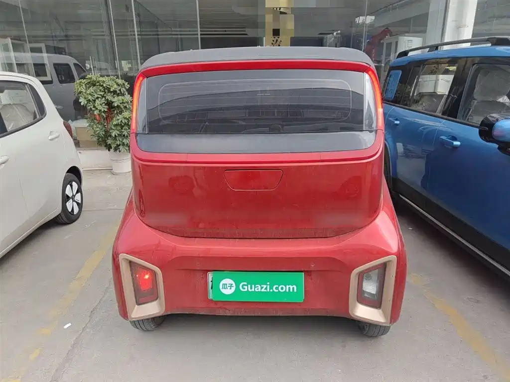 BAOJUN E200