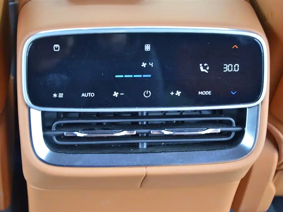 AITO Wenjie AITO M8 2025 Extended Range Max 37kWh 5-Seater фото 10