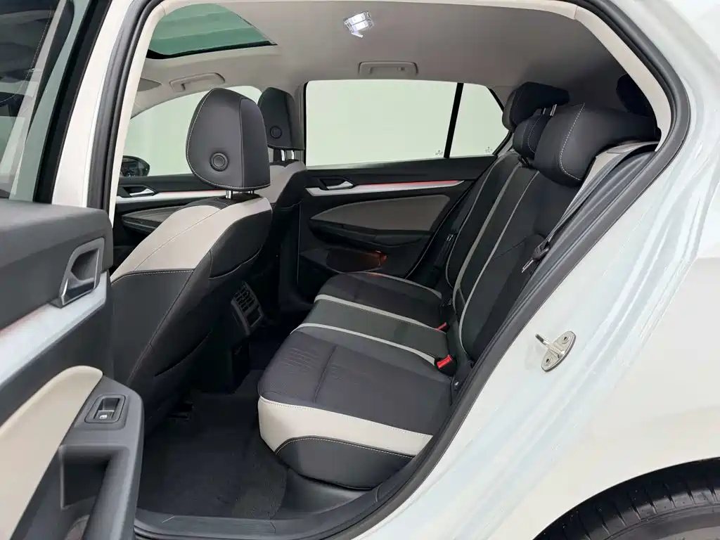 Volkswagen Golf 2025 2023 Facelift 280TSI DSG Pro