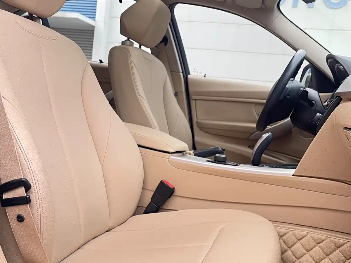 BMW 3 Series 2015 320Li Fashion фото 18