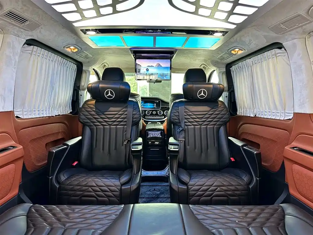 Mercedes-Benz Vito 2023 2.0T Business 7-Seater фото 23