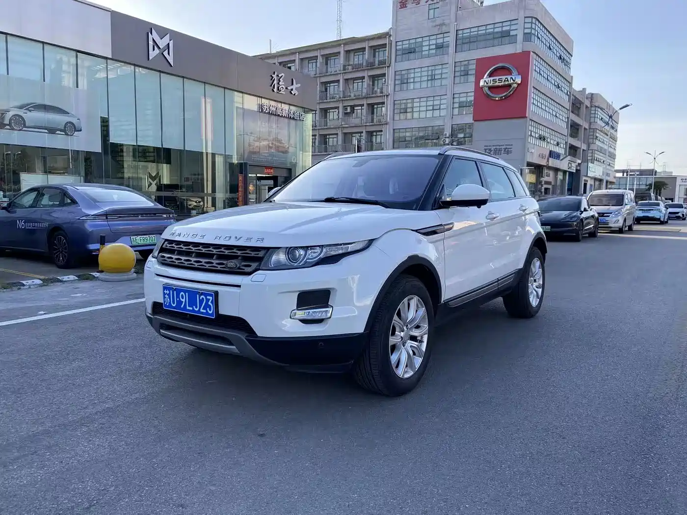 Land Rover Range Rover Evoque 2015 2.0T 5-Door Intelligent Edition