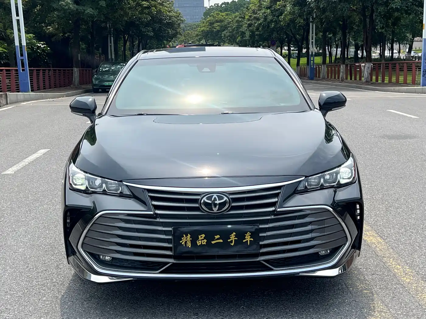 Toyota Avalon 2021 2.5L Luxury Edition фото 2