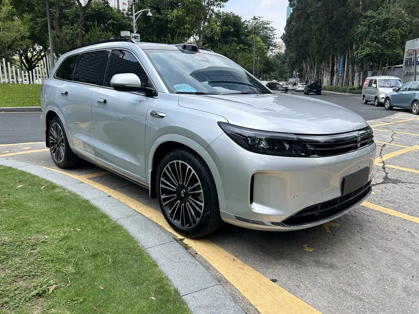 AITO Wenjie AITO M7 2024 1.5T Smart Drive RWD Ultra 6-seater фото 3