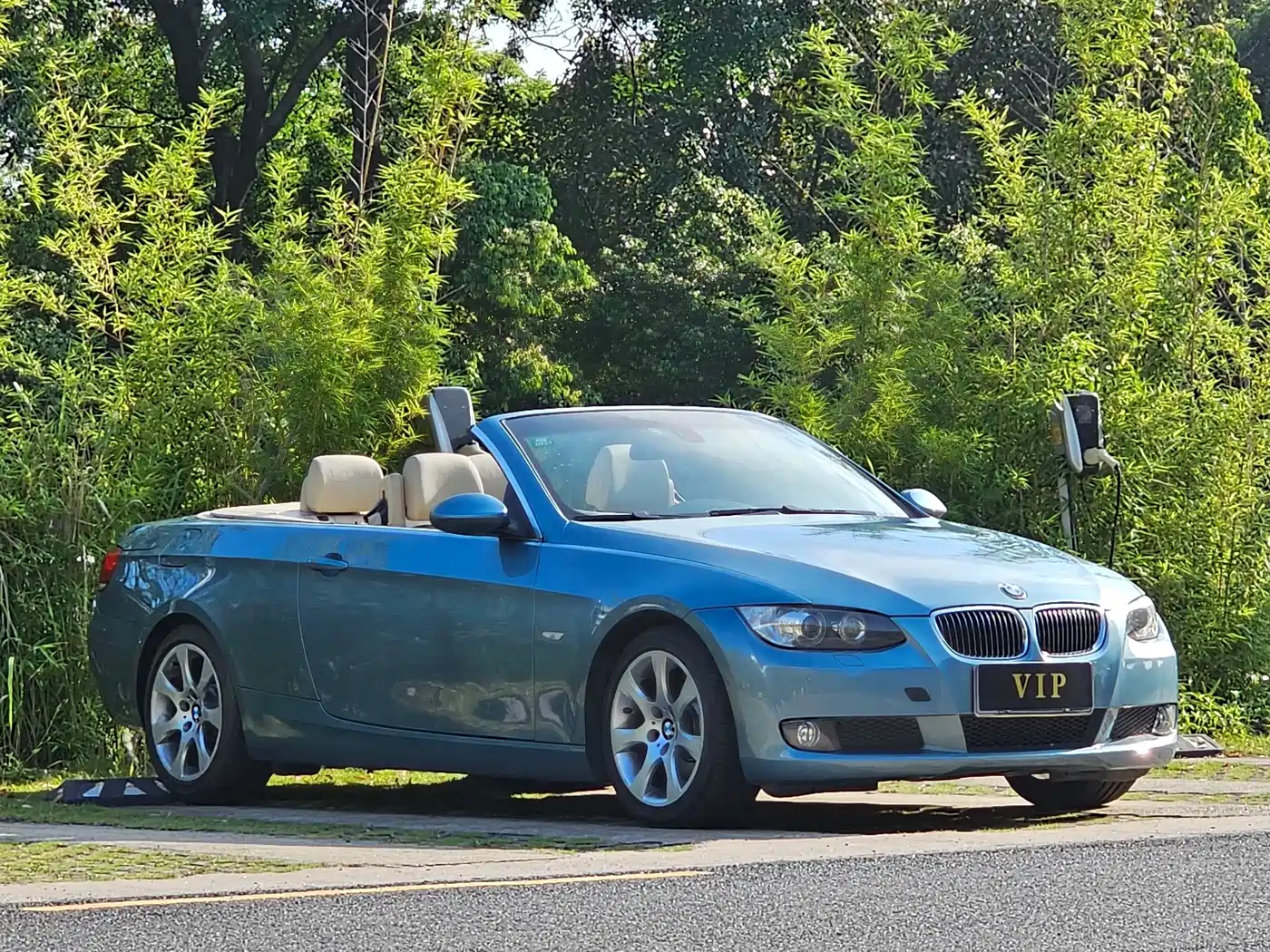 BMW 3 Series (Import) 2009 Model 330i Convertible фото 3