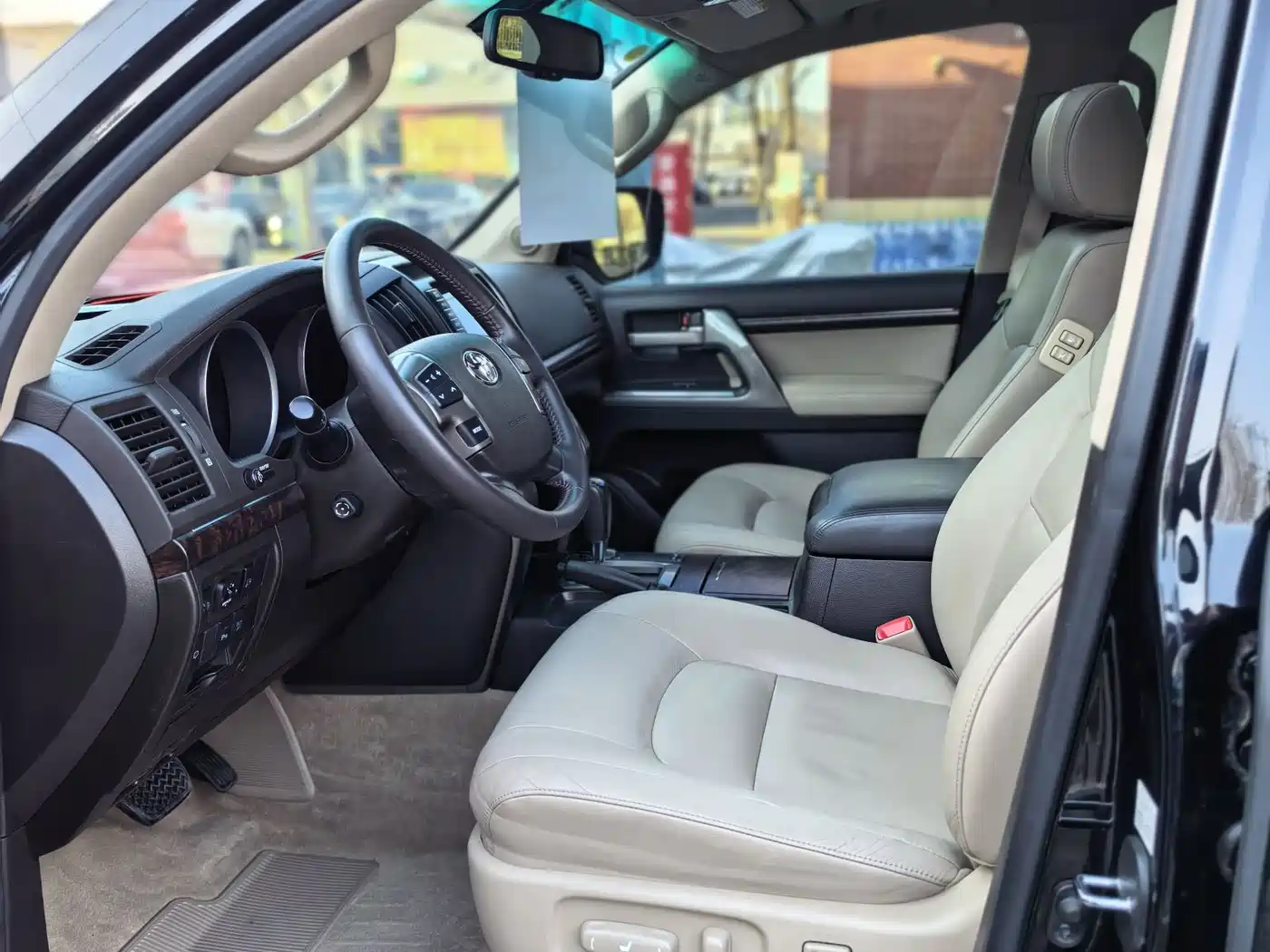 Toyota Land Cruiser 2010 Model 4.7L Automatic VX фото 5