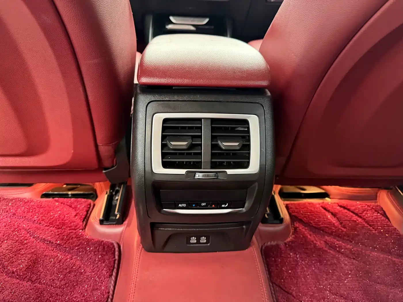 BMW iX3 2023 Leading Type фото 12