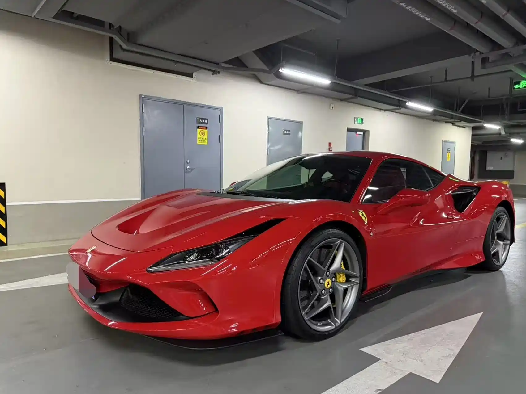 Фото 1 - Ferrari F8