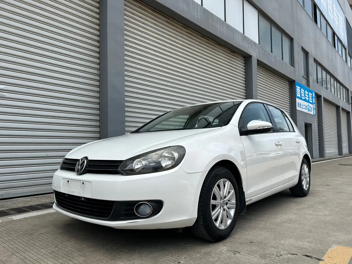 Volkswagen Golf 2012 1.6 Manual Fashion Type фото 2