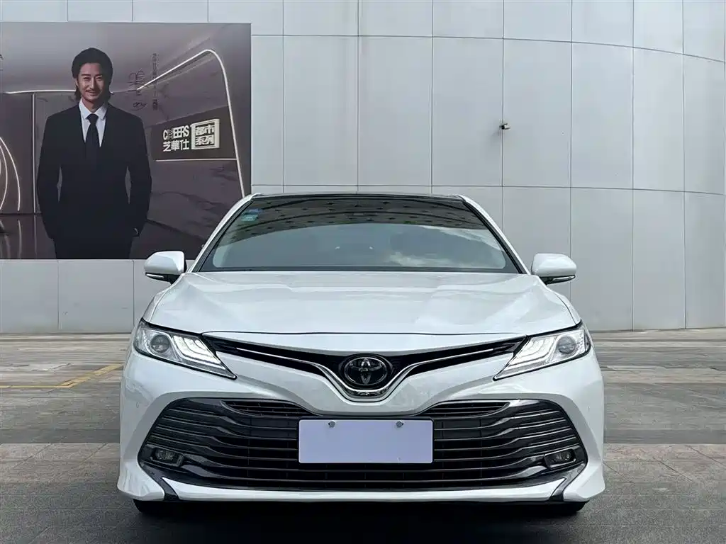 Toyota Camry 2019 2.5G Luxury Edition China VI фото 3