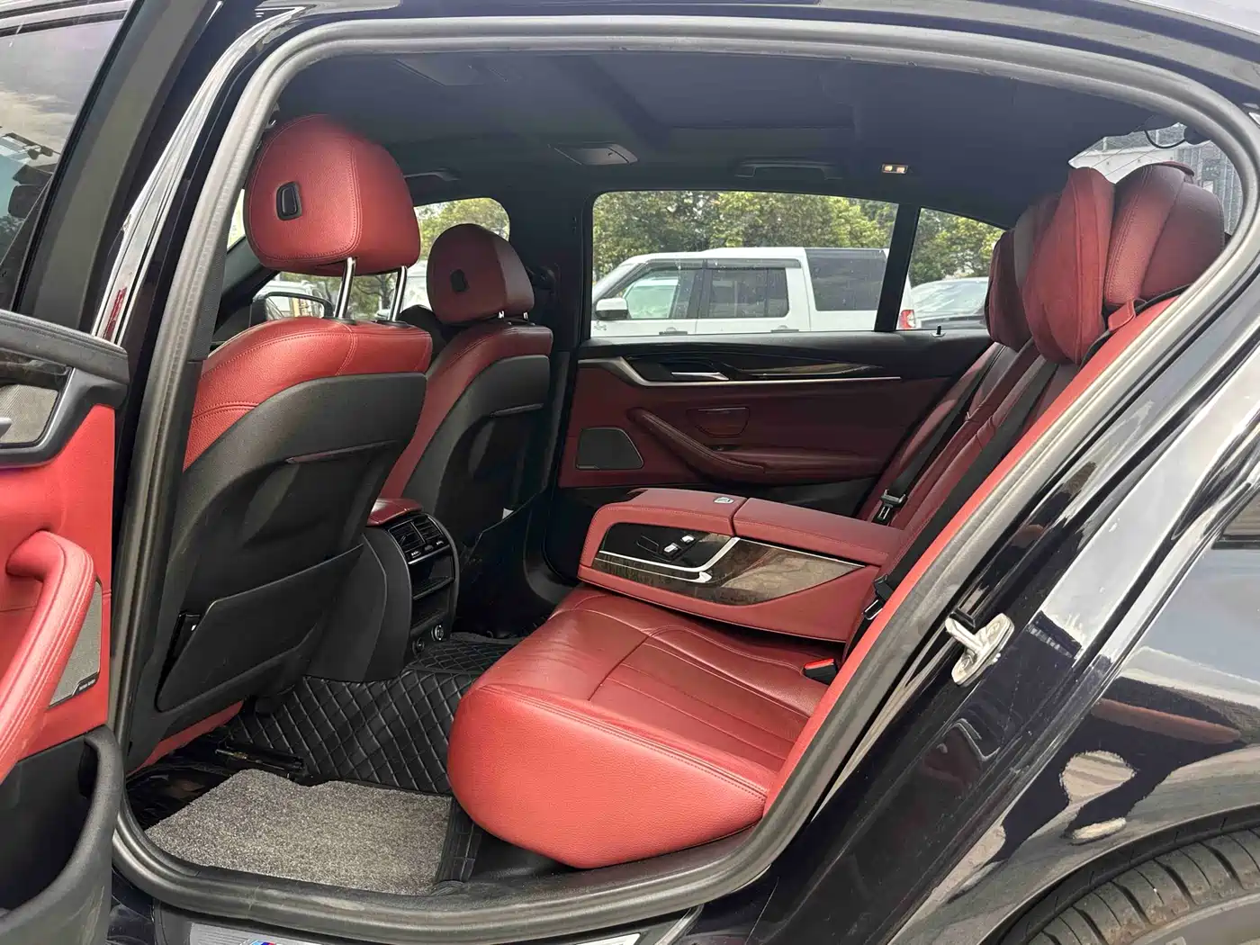 BMW 5 Series 2019 530Li xDrive M Sport Package фото 9
