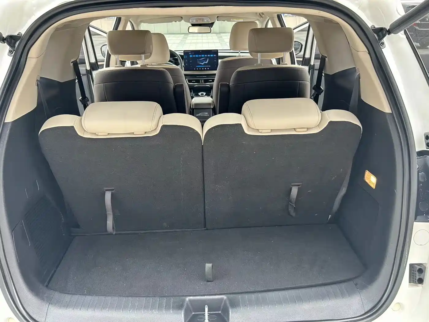 BYD Song MAX New Energy 2022 DM-i 105KM Executive Edition фото 14