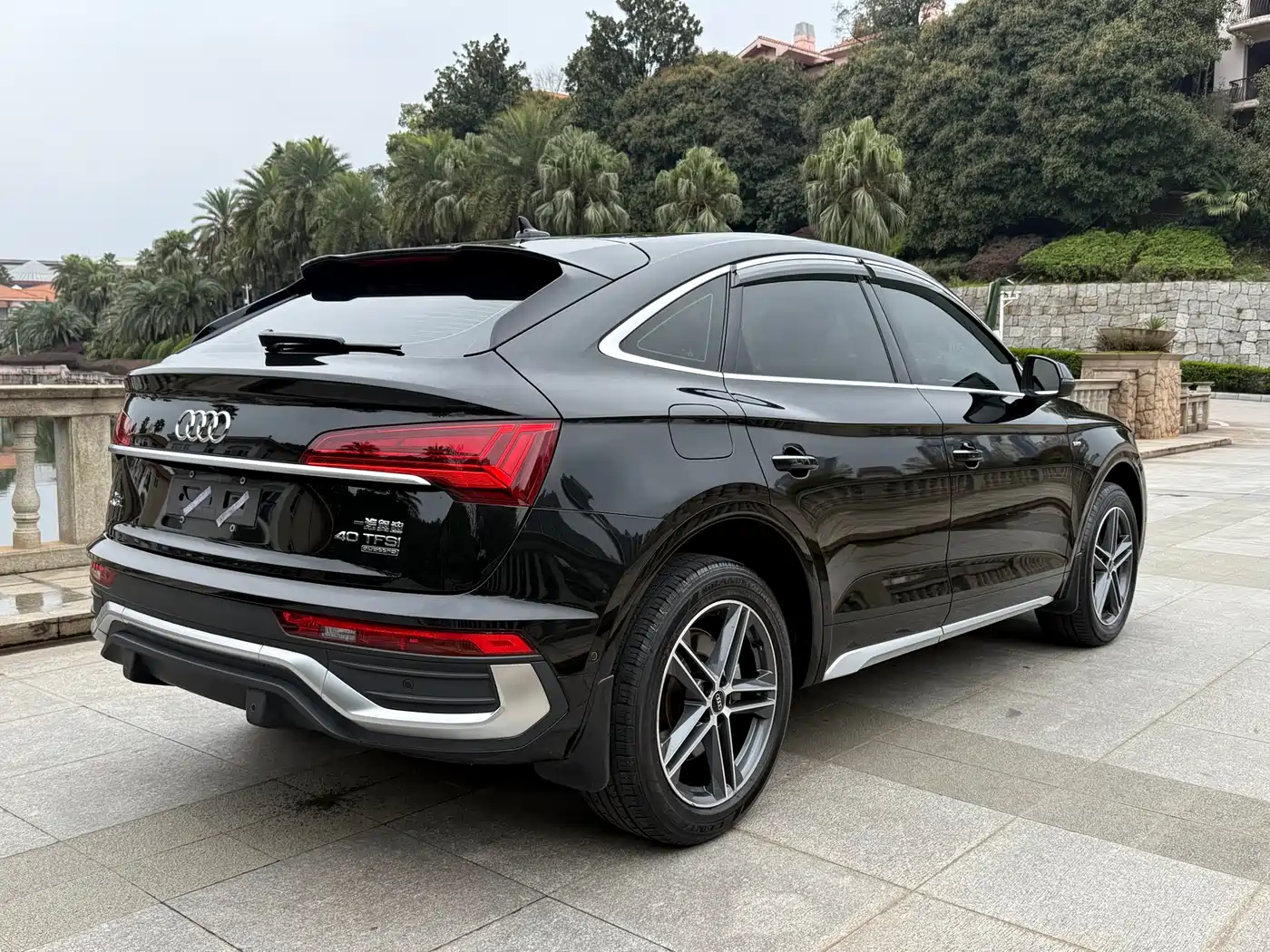 AUDI Q5L SPORTBACK