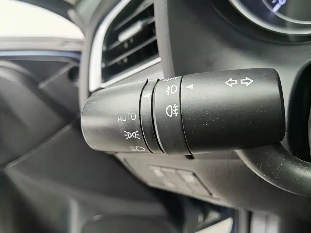 Фото 21 - Mazda Atenza