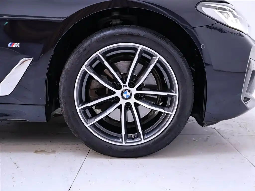 BMW 5 Series 2022 Model Second Facelift 525Li M Sport Package фото 6