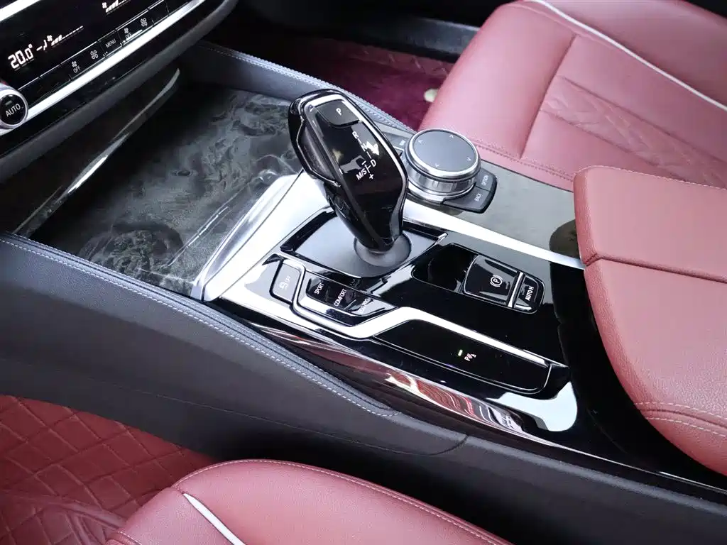 BMW 5 Series 2022 Model Second Facelift 525Li M Sport Package фото 12