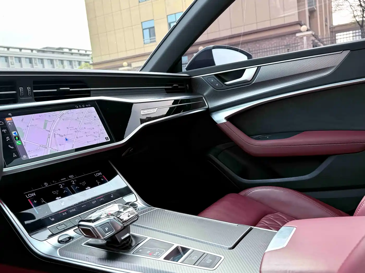 Audi A7L 2024 45 TFSI quattro S-line Black Warrior Edition фото 14