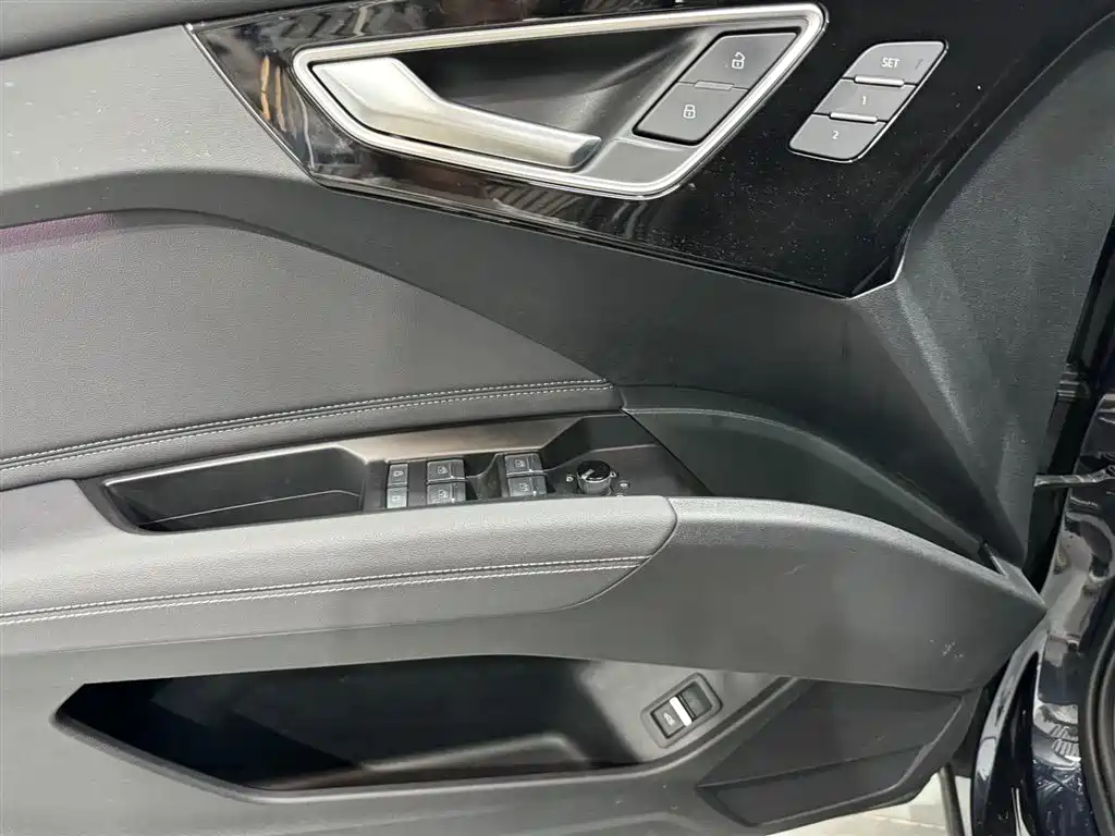 Audi Q4 e-tron 2023 40 e-tron Innovation Edition фото 13
