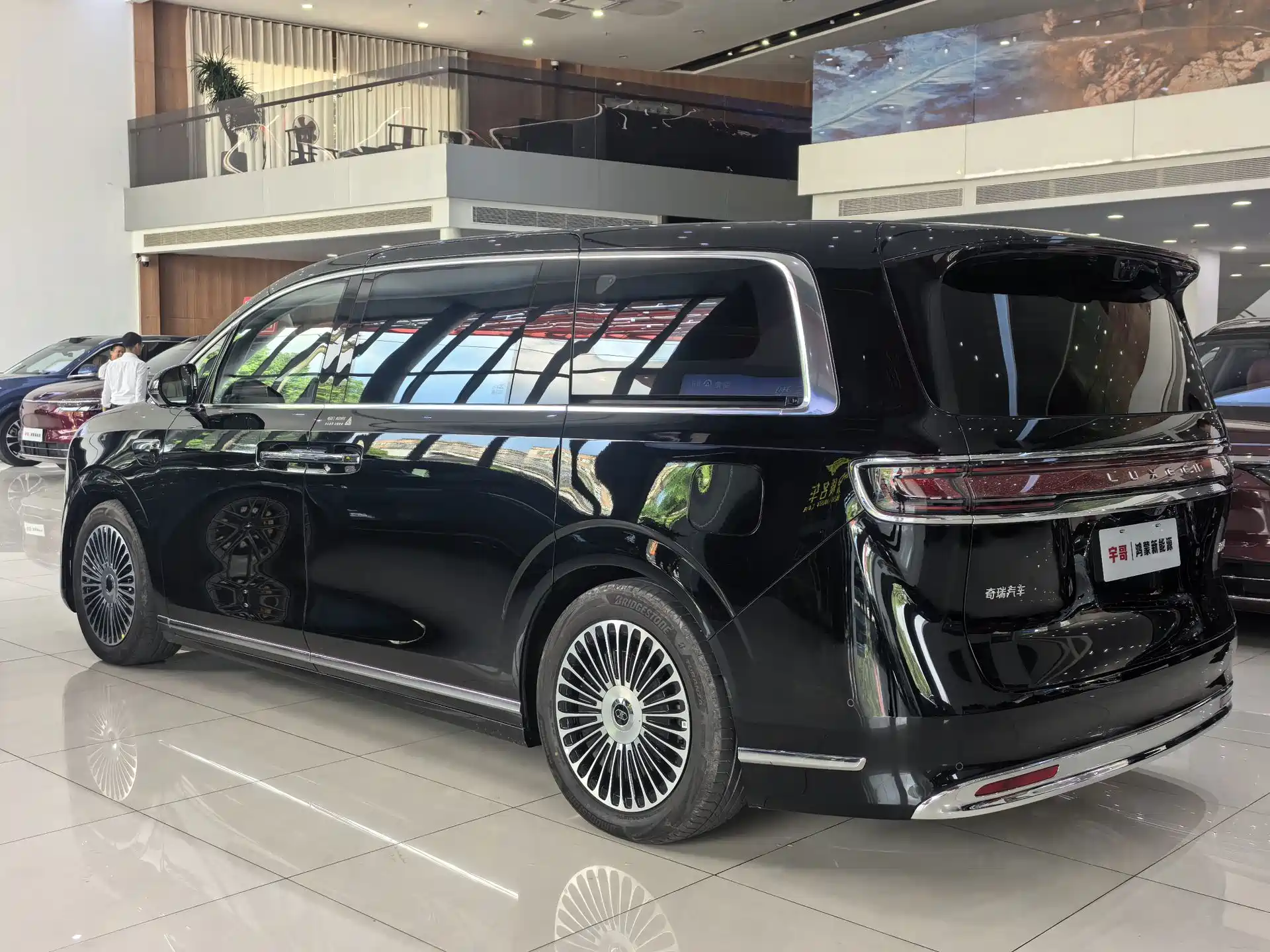 Фото 20 - Zhijie Zunjie MPV