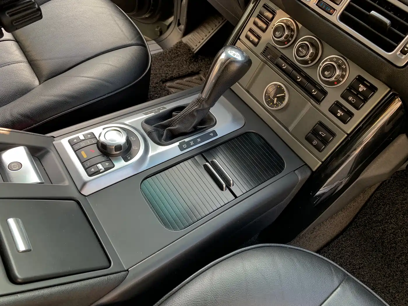 Land Rover Range Rover 2007 Model V8 4.4 фото 18