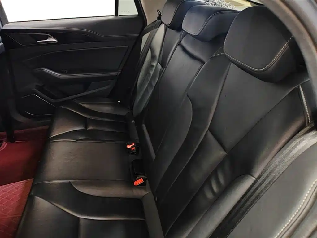 Hongqi H5 2018 30TD Dynamic Edition фото 17
